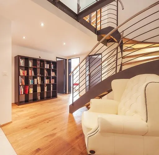 アパート ネポムク